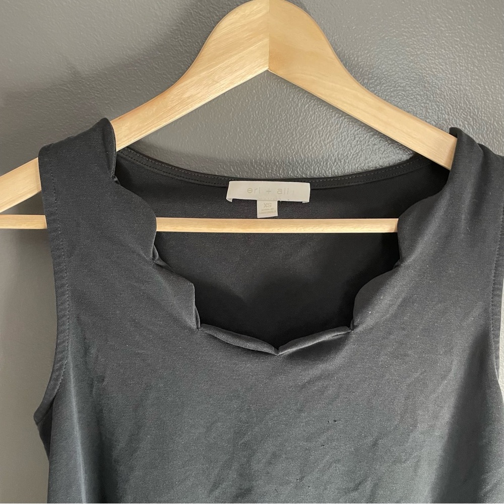 Eri + Ali Black Scalloped Neck Tank Top - Picture 5 of 6